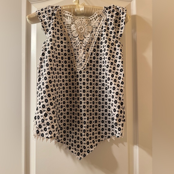 Self Esteem Black And White Sleeveless Top With Lace - Picture 4 of 9